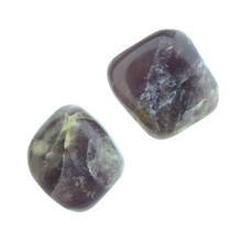 Mooie paarse trommelsten uit Indonesië