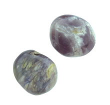 Wunderschöne violette Trommelsteine ​​aus Indonesien