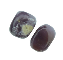 Wunderschöne violette Trommelsteine ​​aus Indonesien