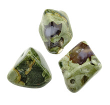 Rhyolith ist ein magmatisches Gestein, das mit Obsidian verwandt ist.