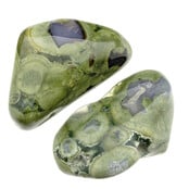 Ryolith ist ein magmatisches Gestein, das mit Obsidian verwandt ist