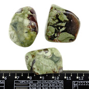 Ryolith ist ein magmatisches Gestein, das mit Obsidian verwandt ist