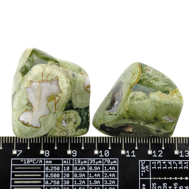 Ryolith ist ein magmatisches Gestein, das mit Obsidian verwandt ist