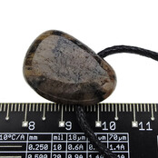 Mineraal met het kenmerkende kruis