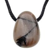 Mineral mit dem charakteristischen Kreuz