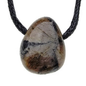 Mineral mit dem charakteristischen Kreuz