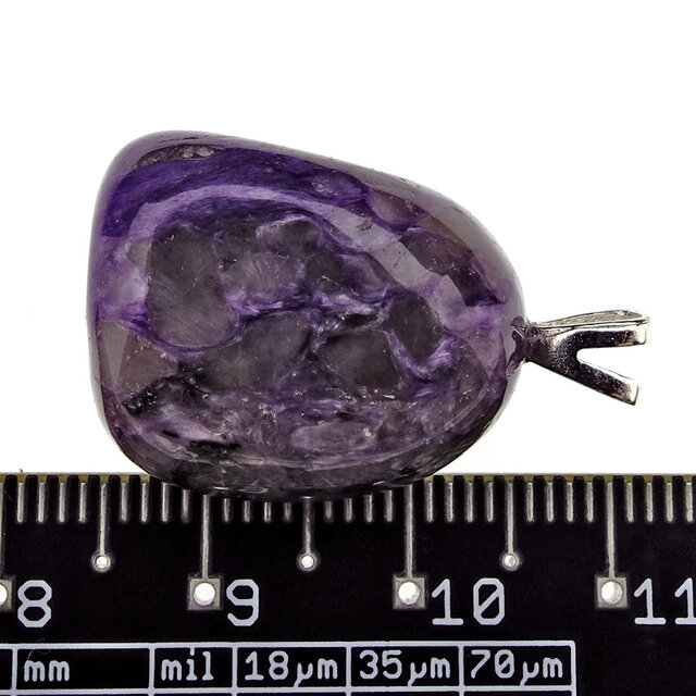 Prachtig paars mineraal uit Siberië