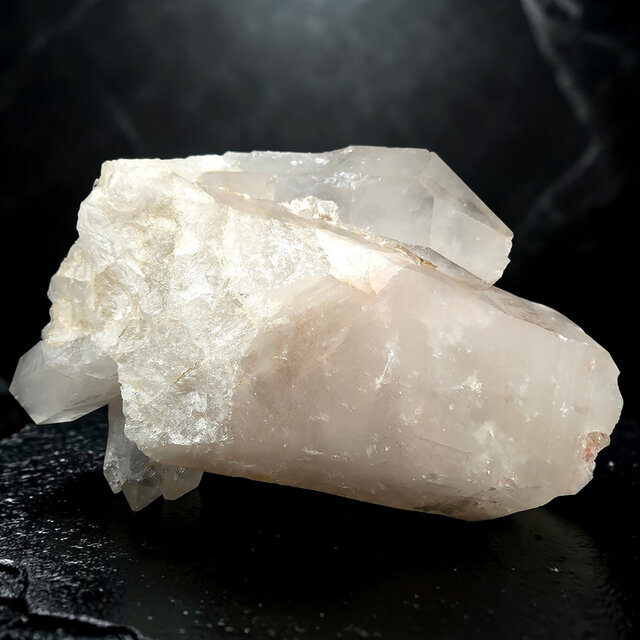 Bergkristallgruppe, klarer Quarz mit natürlichen Kristallspitzen  5,5 KG