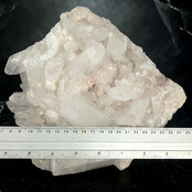 Bergkristallgruppe, klarer Quarz mit natürlichen Kristallspitzen  3,6 KG
