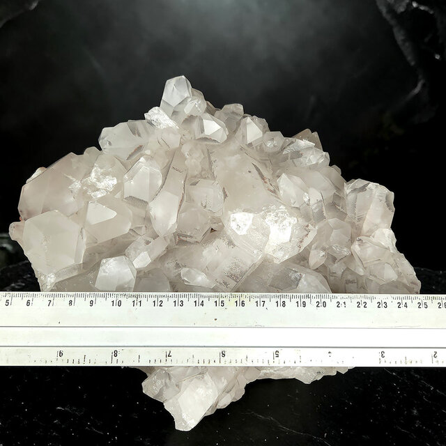 Rock crystal cluster, clear quartz with natural crystal points 2,9 kg
