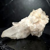 Bergkristallgruppe, klarer Quarz mit natürlichen Kristallspitzen  2,3 KG