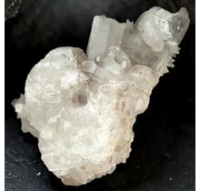 Bergkristal cluster, heldere kwarts met natuurlijke kristalpunten 2,3 kg