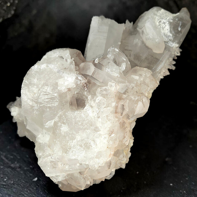 Rock crystal cluster, clear quartz with natural crystal points 2,3 kg