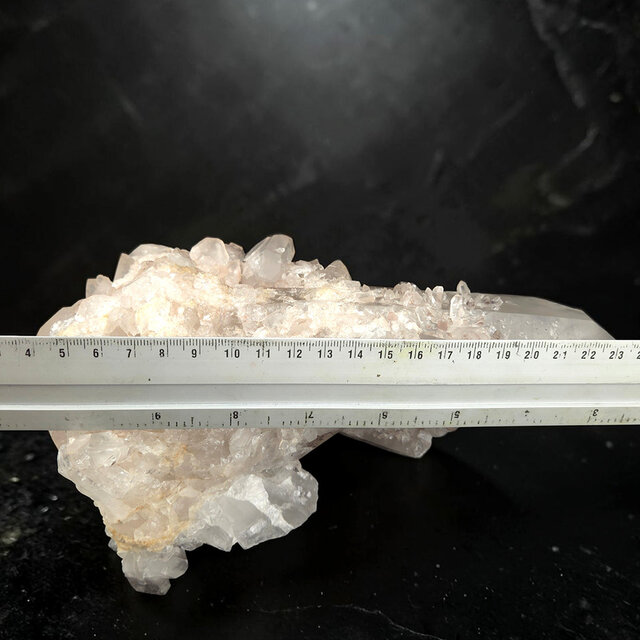 Rock crystal cluster, clear quartz with natural crystal points 2,3 kg