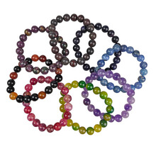 8 armbanden van gekleurde agaat 10 mm kralen.