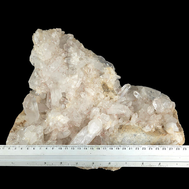 Bergkristal cluster, heldere kwarts met natuurlijke kristalpunten 10,8 kg