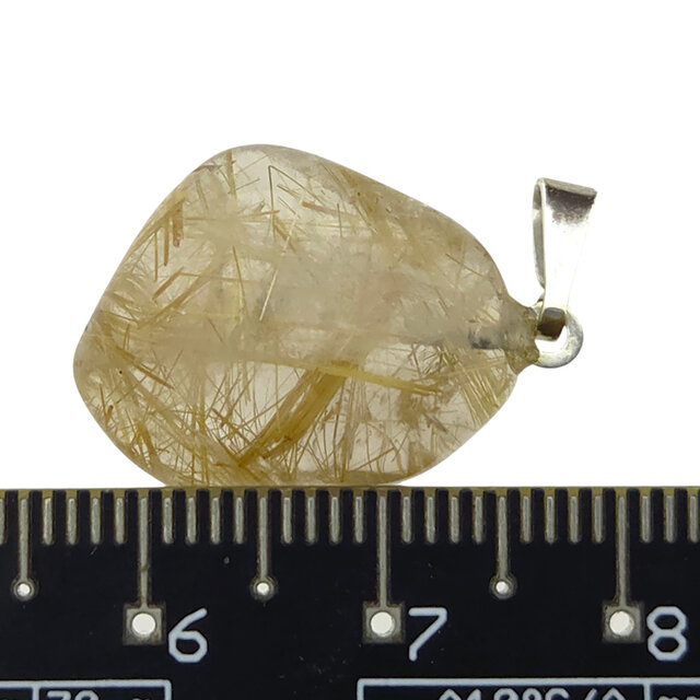 Rutilquarz, Quarzvariante mit eingewachsenen Nadeln