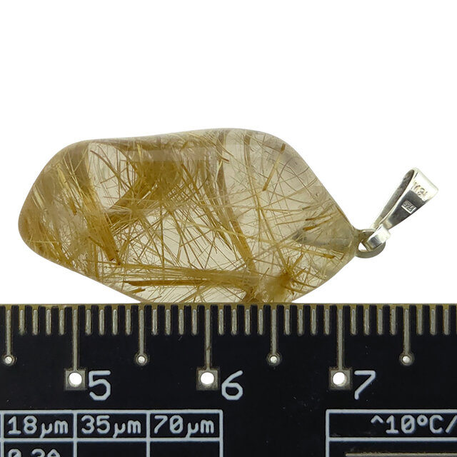 Rutilated quartz, quartz variant with ingrown needles