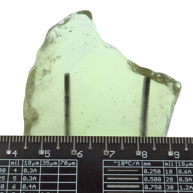 Libysches Glas oder Goldtektit poliert