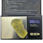 Libyan glass or gold tektite