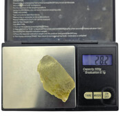 Libyan glass or gold tektite