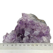 Amethist, van kalmerende eigenschappen tot diepe transformaties, 1365 gram