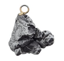 Mooie hanger van ijzermeteoriet kristallen