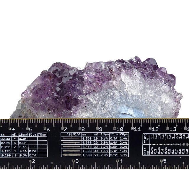 Amethyst, von beruhigenden Eigenschaften bis zu tiefen Transformationen, 700 Gramm