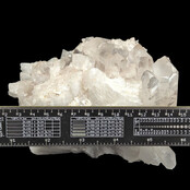Bergkristallgruppe, klarer Quarz mit natürlichen Kristallspitzen  1,9 KG