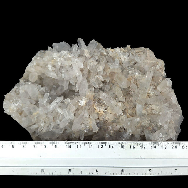 Bergkristal cluster, heldere kwarts met natuurlijke kristalpunten 1,8 kg