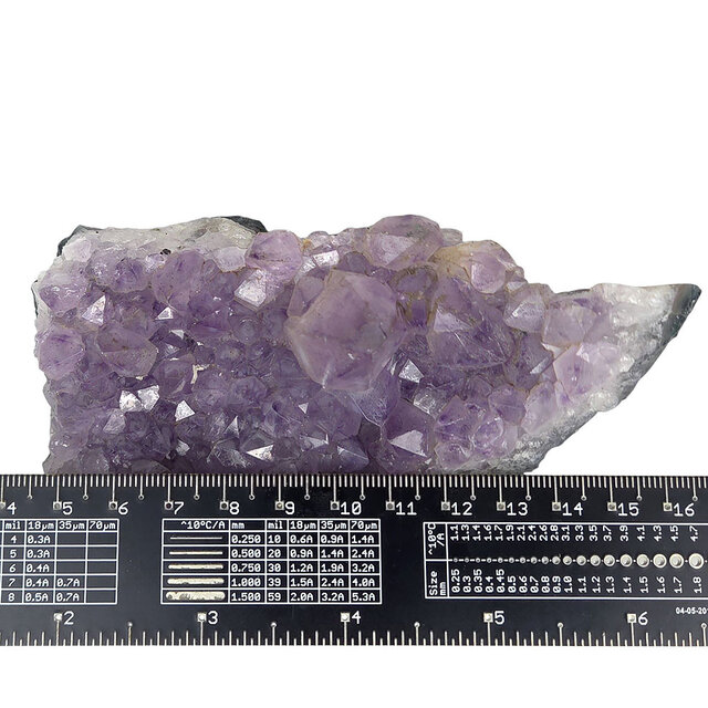 Amethyst, von beruhigenden Eigenschaften bis zu tiefen Transformationen, 345 Gramm