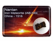 Eisenmeteorit von Nantan in einer Kiste