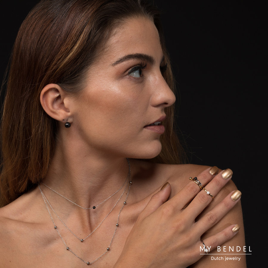 My Bendel Stijlvolle dubbele zilverkleurige edelstalen ketting met bolletjes