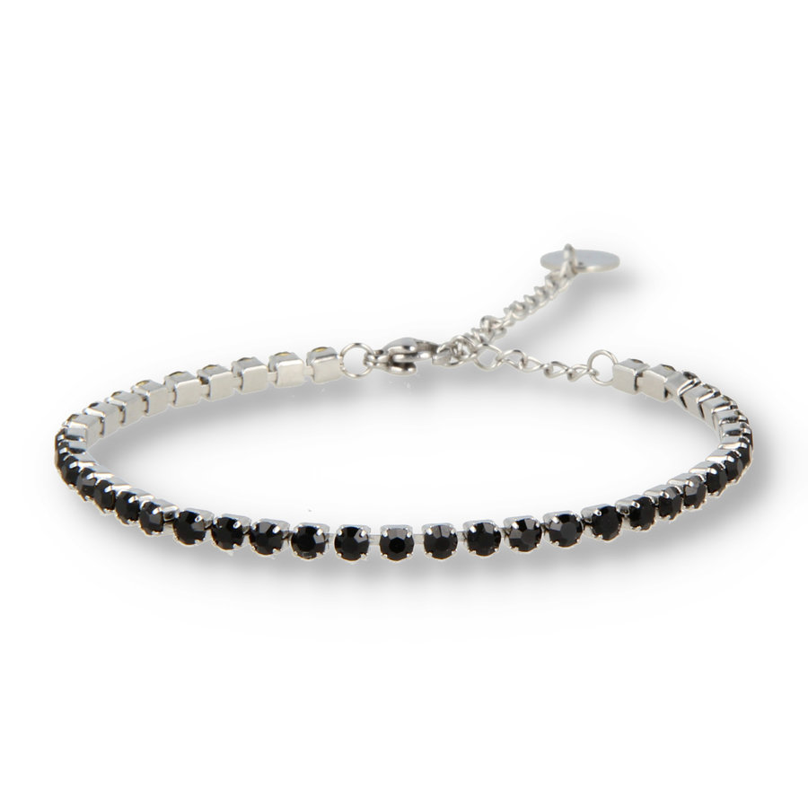My Bendel Elegante zilveren tennisarmband met zwarte zirkonia. Verstelbare sluiting voor perfect comfort. Blijft mooi en irriteert niet. # PO2302