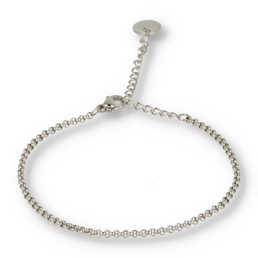 My Bendel Elegante zilveren armband met ronde schakels. Verstelbare sluiting voor perfecte pasvorm. Blijft mooi, irriteert niet. Perfect voor elke gelegenheid. # PO2310