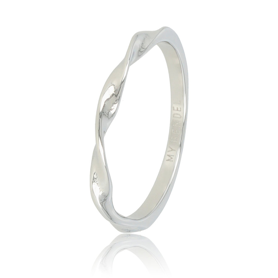 My Bendel Leuke zilveren ring met twist gemaakt van mooi blijvend edelstaal