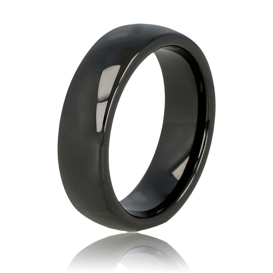My Bendel Mooi blijvende zwarte ring. Draagt heerlijk en onbreekbaar.