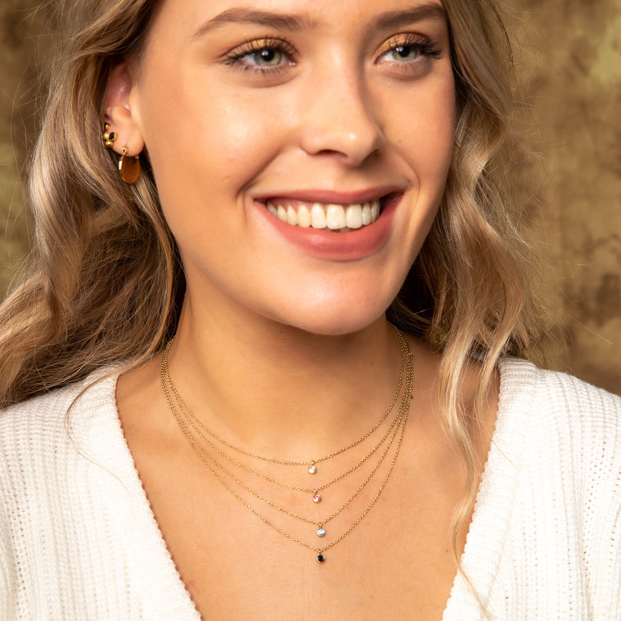 My Bendel Zilveren ketting met zwart Zirkonia steentje. Luxe uitstraling, blijft mooi en verkleurt niet. Een alledaagse musthave! My Bendel.