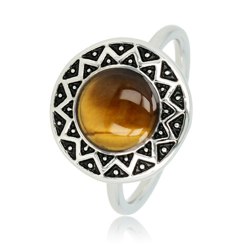 Vintage gold ring with Onyx - My Bendel Vintage gold ring with Onyx - My Bendel