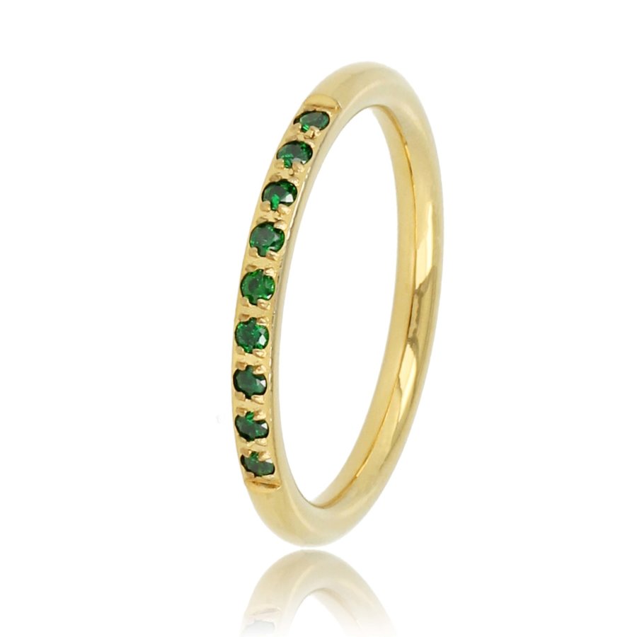 My Bendel Schmaler und feiner Ring mit grünen Zirkonia-Steinen.