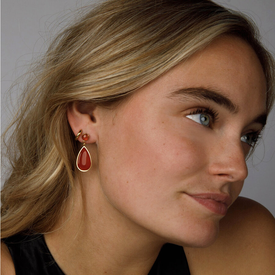 My Bendel Goldfarbener Ohrring mit tropfenförmigem Carnelian-Anhänger