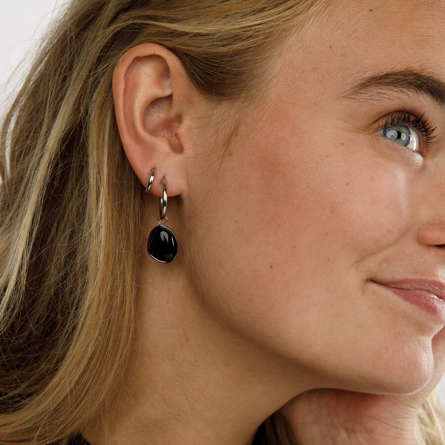 My Bendel Klassischer silberfarbener Ohrring mit Onyx-Edelstein