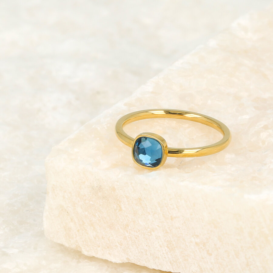My Bendel  Feiner Ring mit blauem Glasstein aus wunderschönem, haltbarem Edelstahl