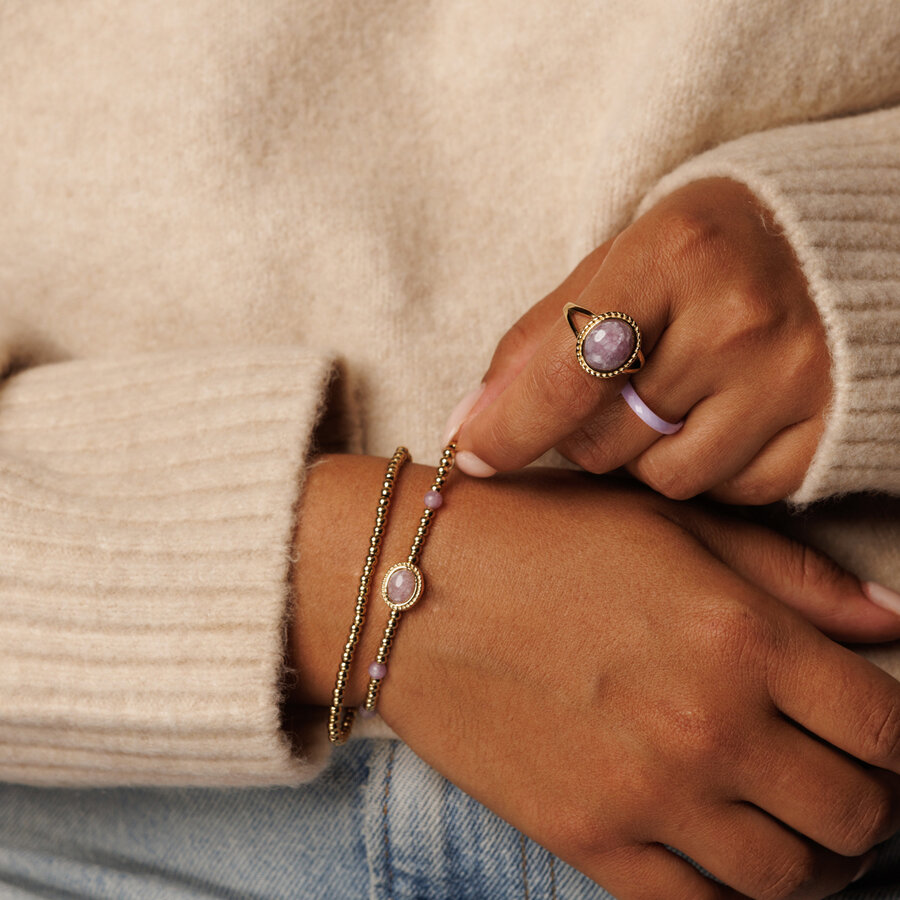 My Bendel Elegante gouden armband met lilac Quartz kralen. Bevordert innerlijke rust en balans. Perfect voor spirituele groei. # MB3530