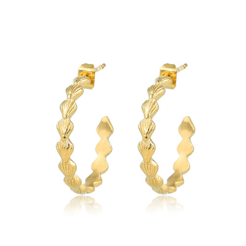 My Bendel Zomerse Gouden Oorsteker met Schelpen Flair