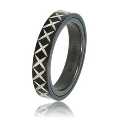 My Bendel Gegraveerde zwarte keramische ring met kruis motief