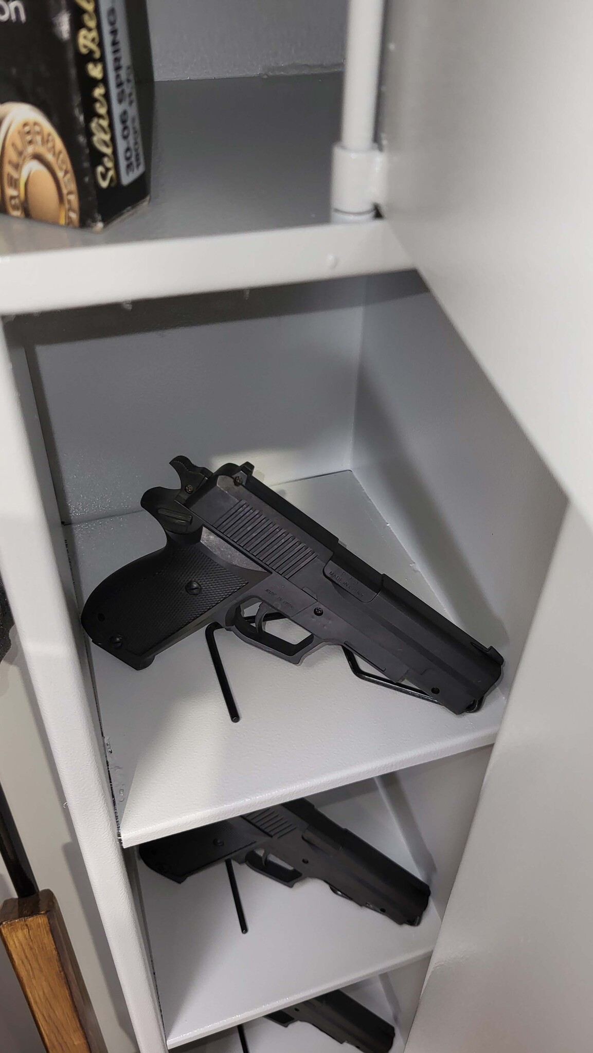 Wapenkluis Delta 4 met legborden