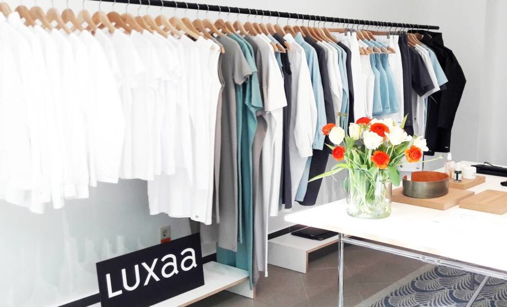 Luxaa Sample Sale