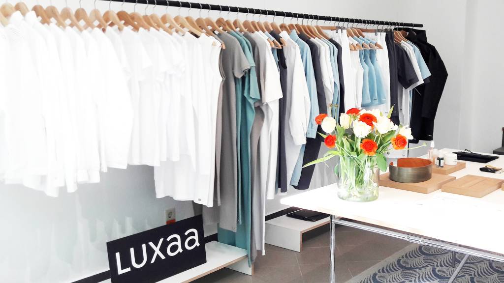 Luxaa Sample Sale