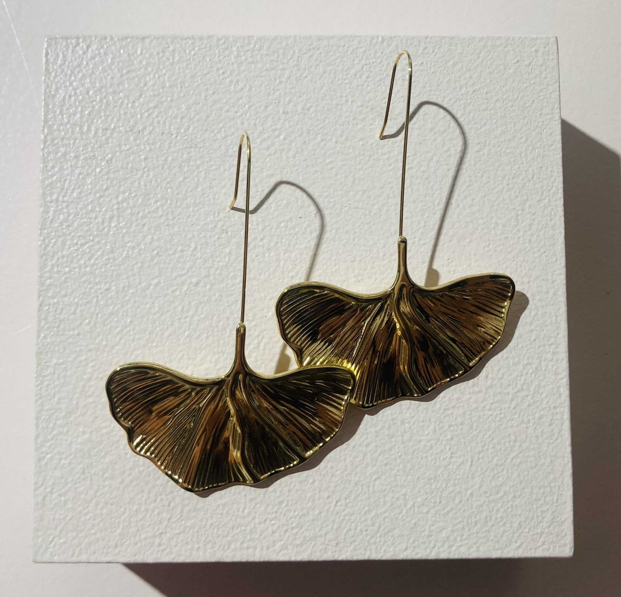Brass Ginkgo Leaf Hoop Earring - Gold-3